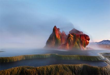 نبع Fly Geyser  عجيبة طبيعية إستثنائية